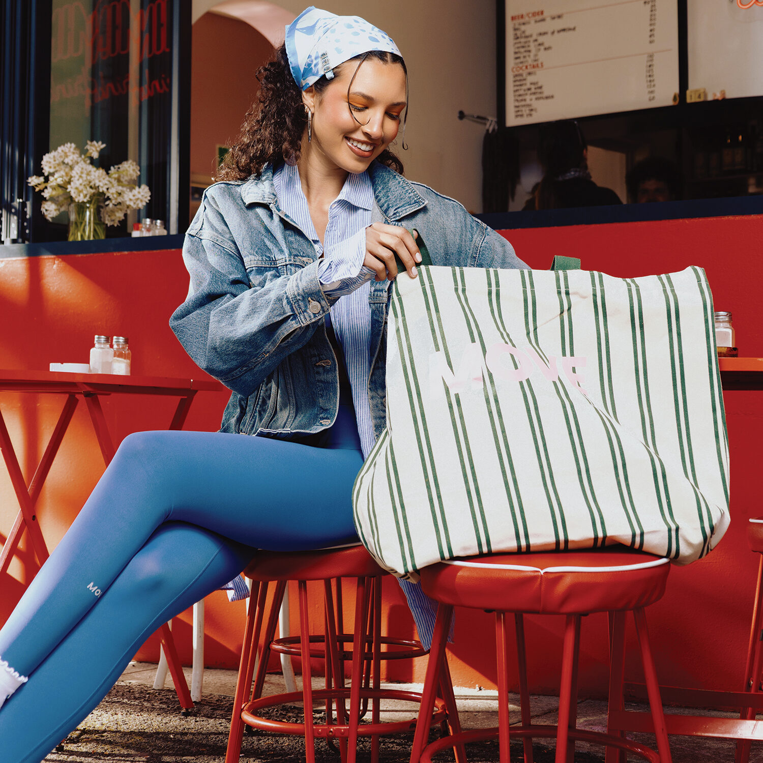 Alternative view of The Oversized Tote